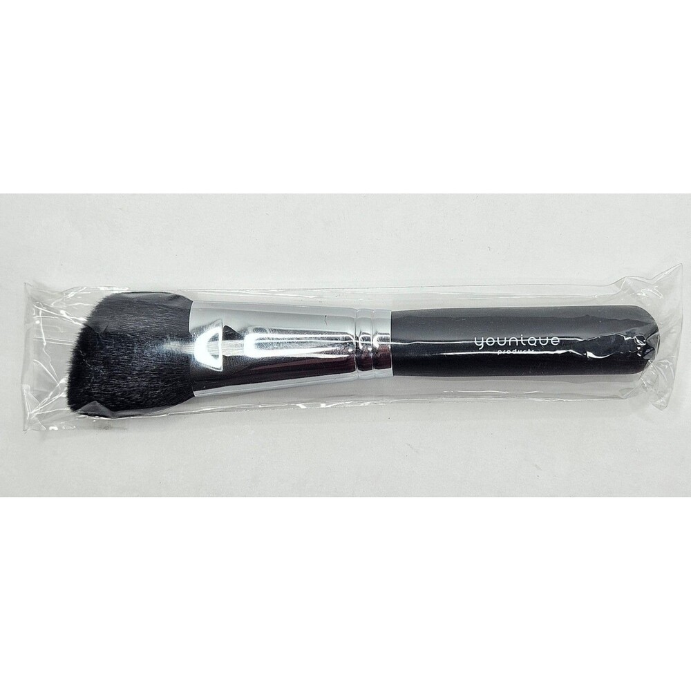 Younique Blusher Brush New Makeup Brush